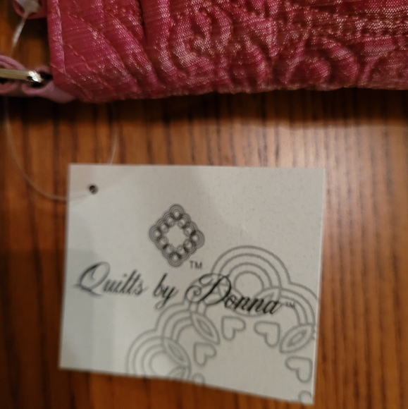 Donna Sharp pink quilted crossbody bag, NEW - Picture 7 of 9